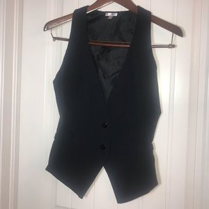 Xhilaration Black Sleeveless Vest